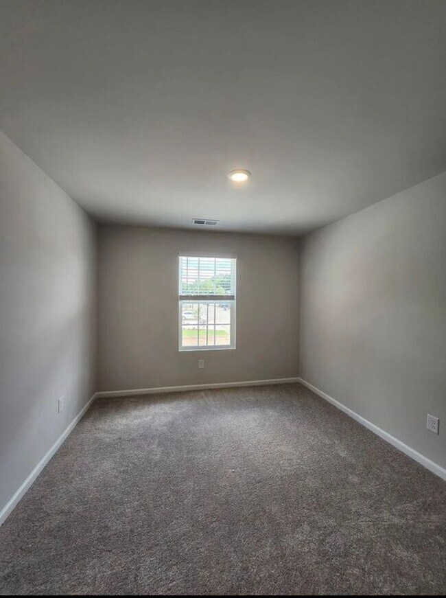 Building Photo - Brand New Townhome for Rent – West Spartanburg