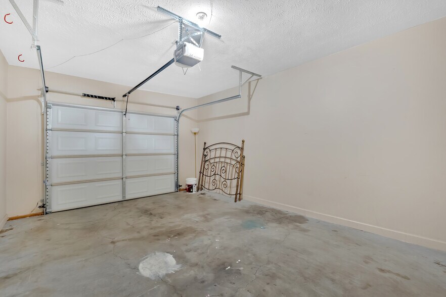 Building Photo - 711 Panther Creek Ct