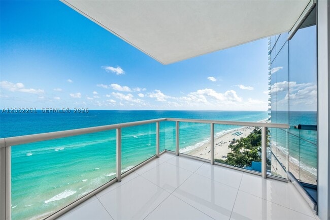 Building Photo - 17121 Collins Ave