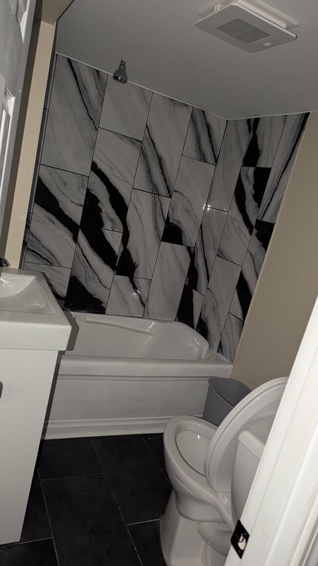 Building Photo - 5309 W 4th Ave