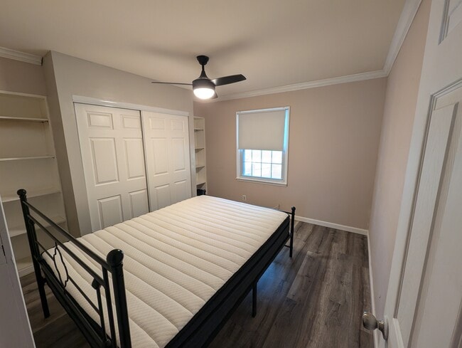 Building Photo - Rutland Ave