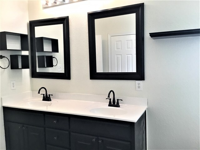 Building Photo - 8613 Corral Cir