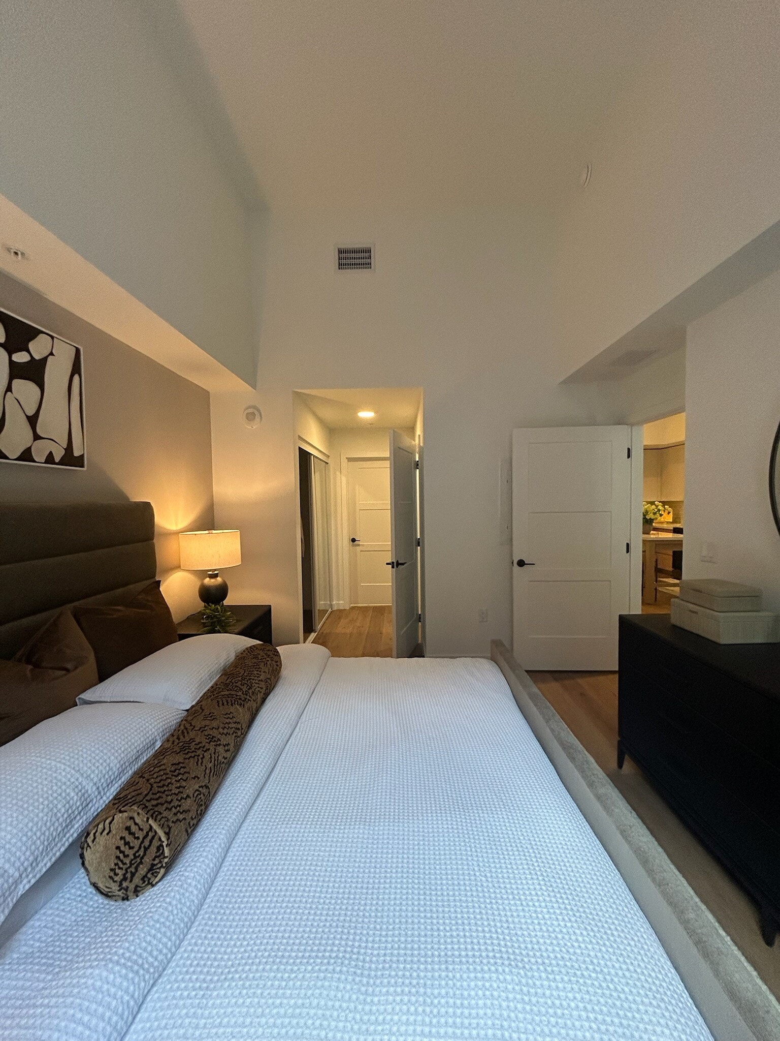 Building Photo - 1625 NE 124th St