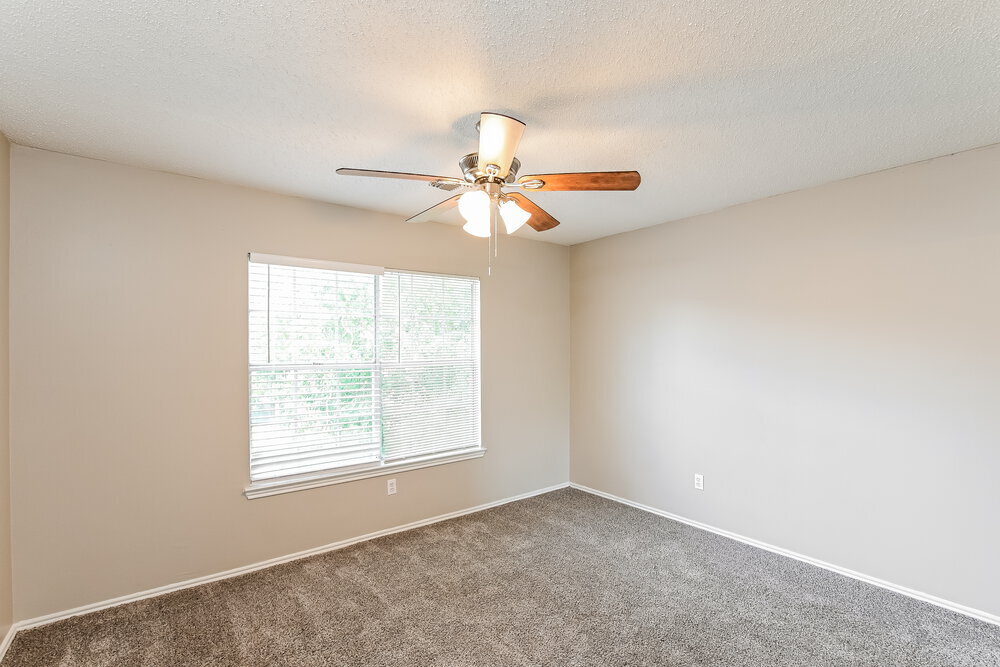 Building Photo - 6018 Fern Hollow Ct