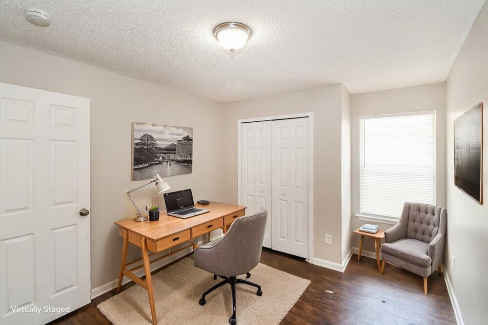 Building Photo - 10725 Meadowlea Dr