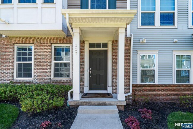 Building Photo - 117 Truman Dr