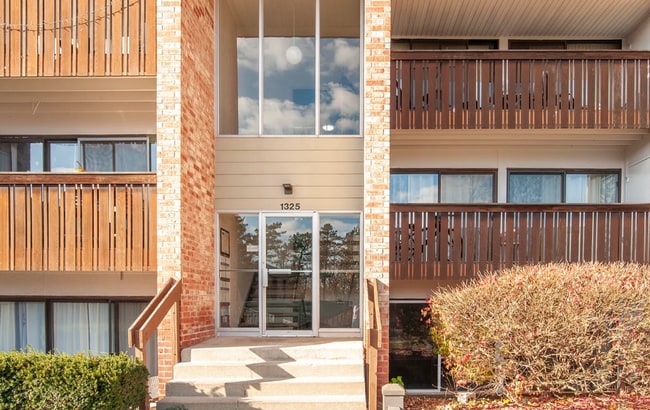 Building Photo - West Ann Arbor Condo: 2 Bed, 2 Bath with Indoor Pool & Patio