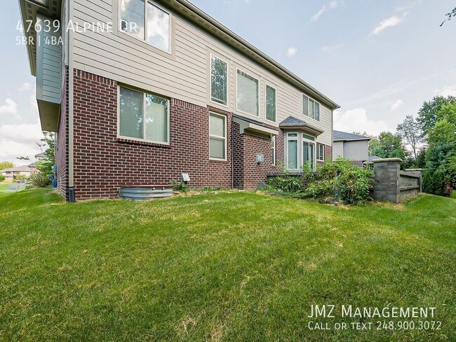 Building Photo - 47639 Alpine Dr