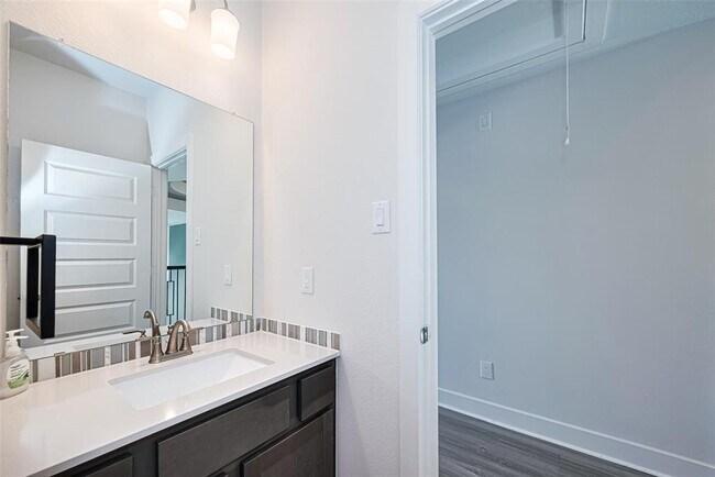 Building Photo - 23649 Silver Palm Trl