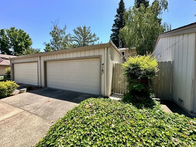 Building Photo - REQUEST A SHOWING AT MossglenProperties .c...
