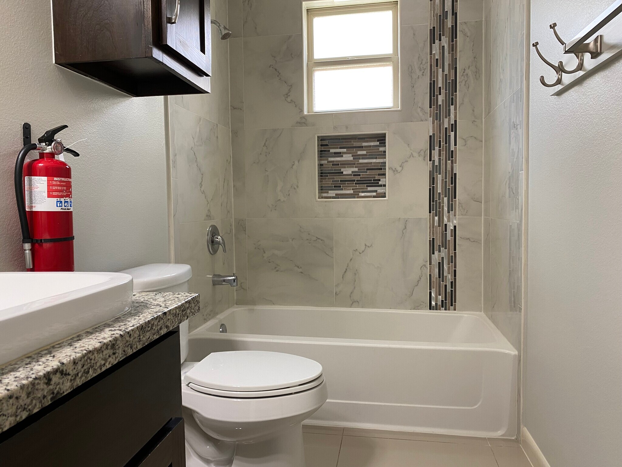 Building Photo - 904 E Myrtle Beach Ave