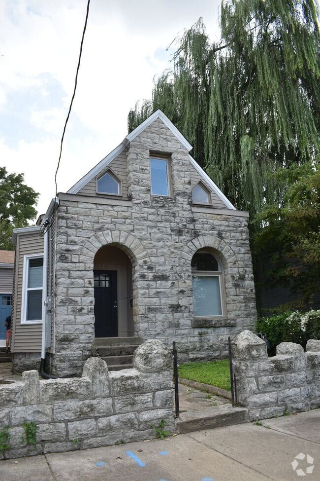 Building Photo - Renovated 3 Bedroom in Shelby Park close t...