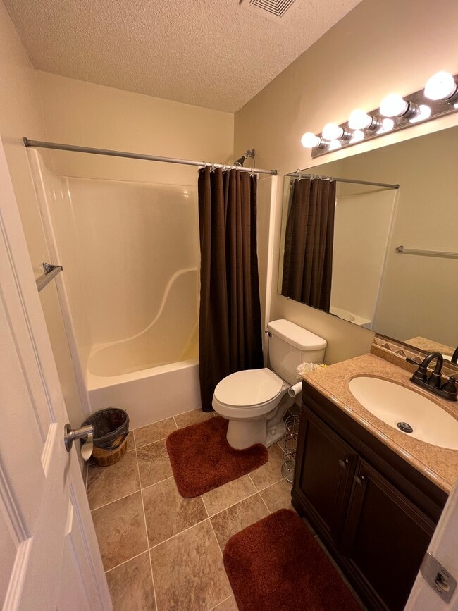 Building Photo - 2410 Bradford St