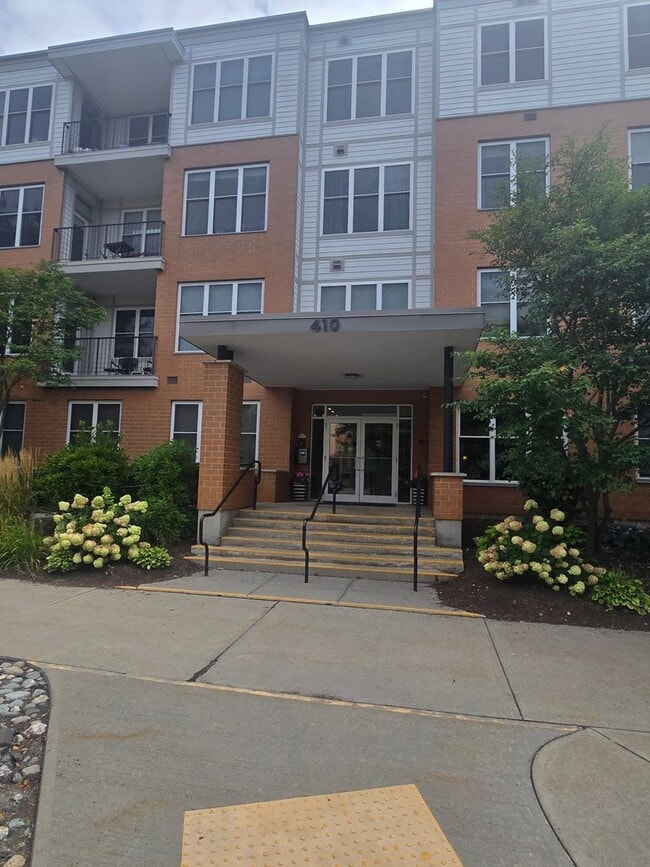 Building Photo - 410 Farrell St