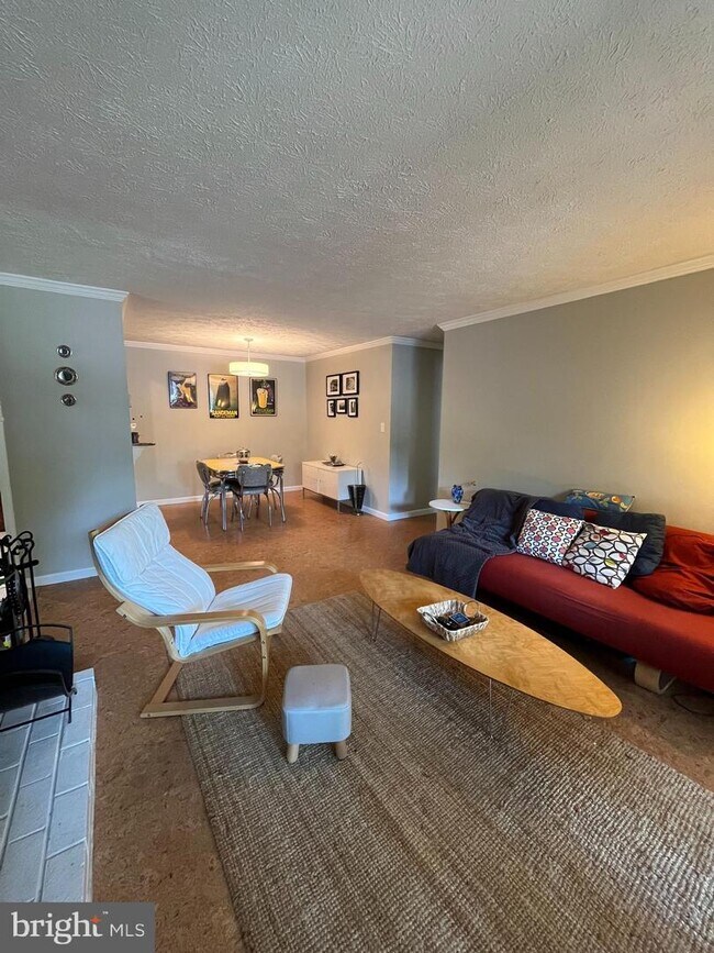 Building Photo - 7801 Willow Point Dr