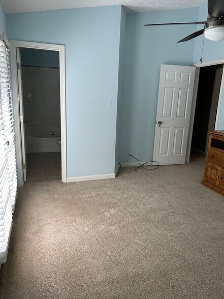 Building Photo - 5180 Sugar Crest Dr