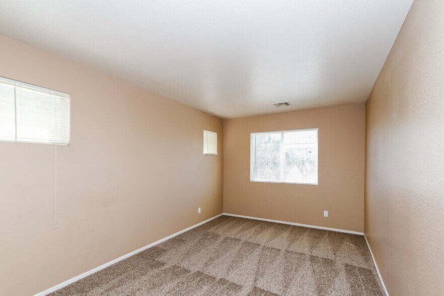 Building Photo - 2109 Royal Antilles Ct