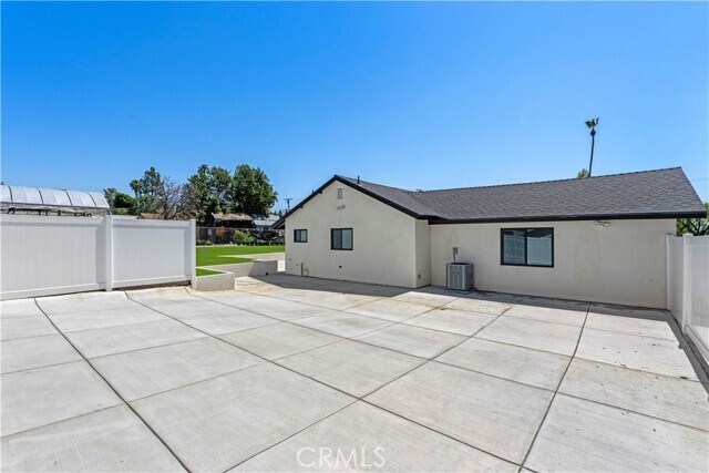 Building Photo - 11549 Kagel Canyon St