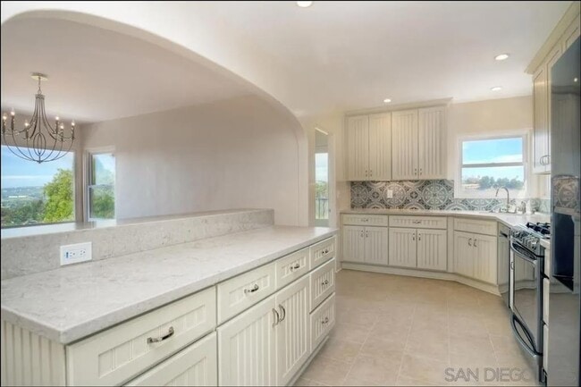 Building Photo - 4388 Middlesex Dr