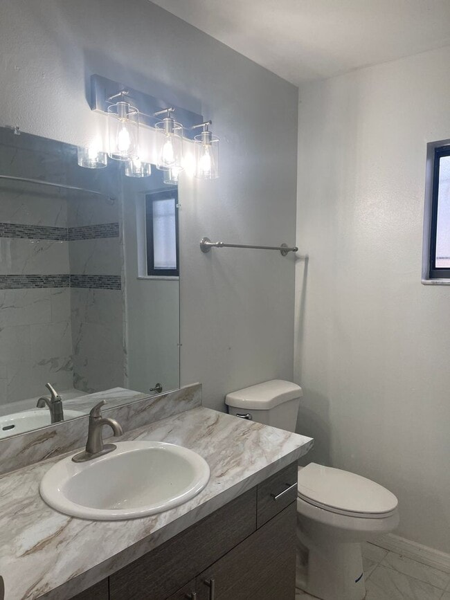 Building Photo - Orlando/Orlovista - For RENT 3 Bedroom, 2 Bathroom, 2 Car Garage