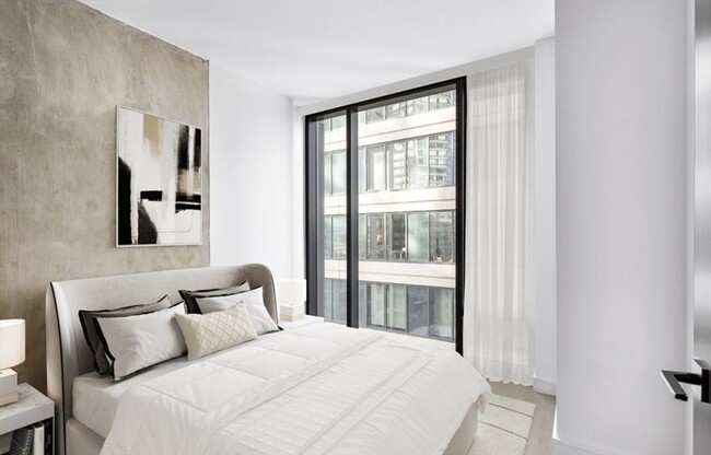 Building Photo - 55 Lagrange St