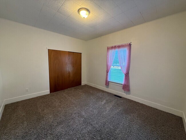 Building Photo - 303 Jefferson Ave