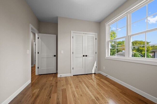 Building Photo - BRAND NEW! Spacious Nashville Home in a Qu...