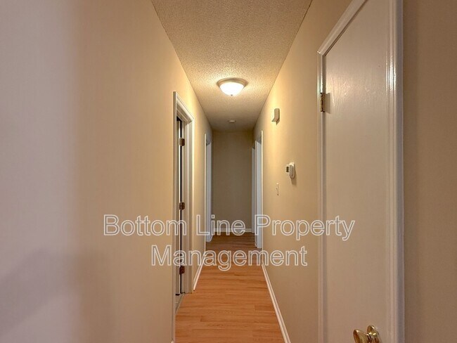 Building Photo - 612 Dundeen Dr