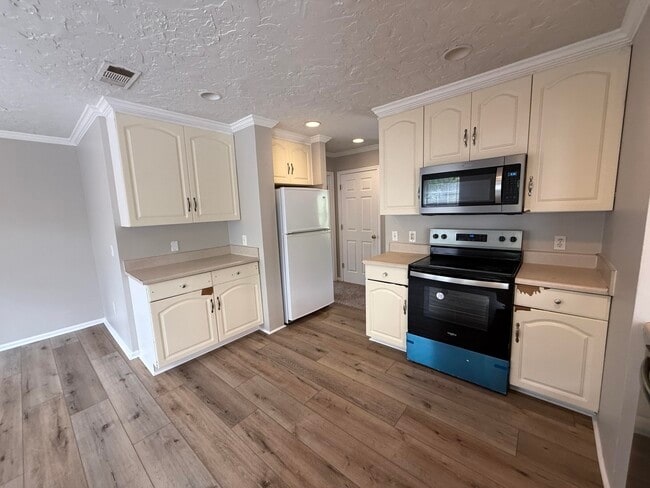 Building Photo - 72 Pisces Dr