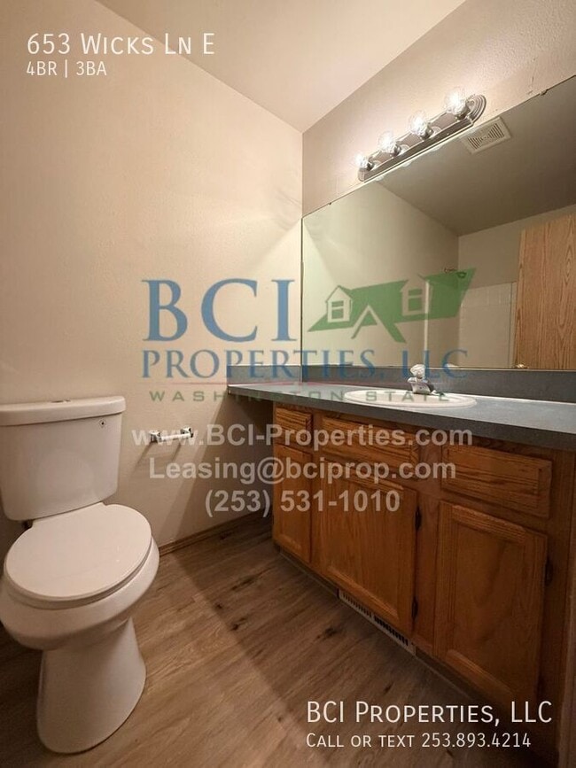 Building Photo - 653 Wicks Ln E