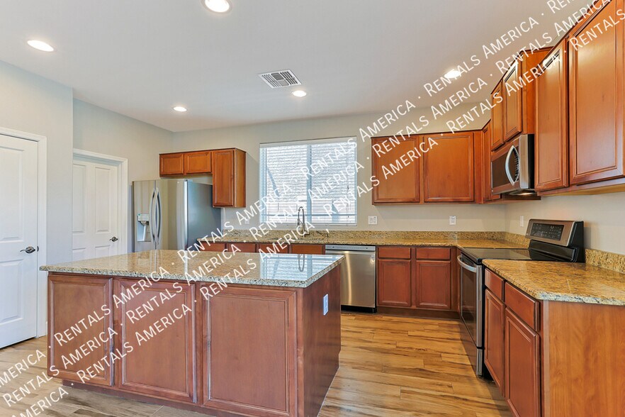 Building Photo - 3424 E Palo Verde St