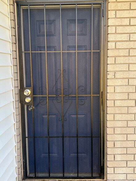 Building Photo - 520 Revere Dr