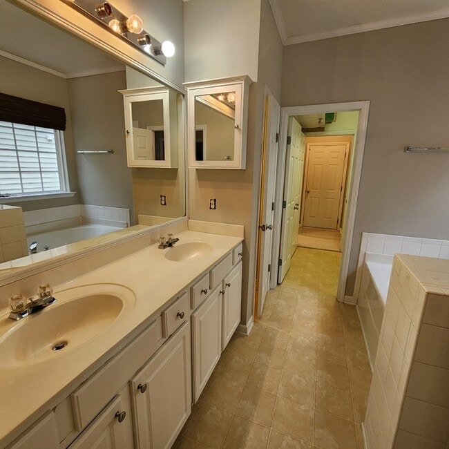 Building Photo - 8517 Cool Vista Ln