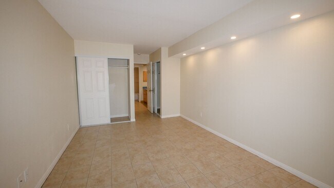 Building Photo - Coastal Charm in Ocean Beach – Loma Pacific Condo - Large Ground Level One Bedroom