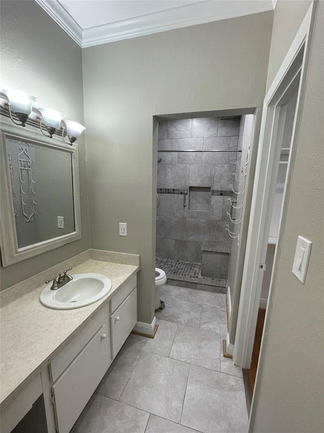 Building Photo - 5000 Milwee St