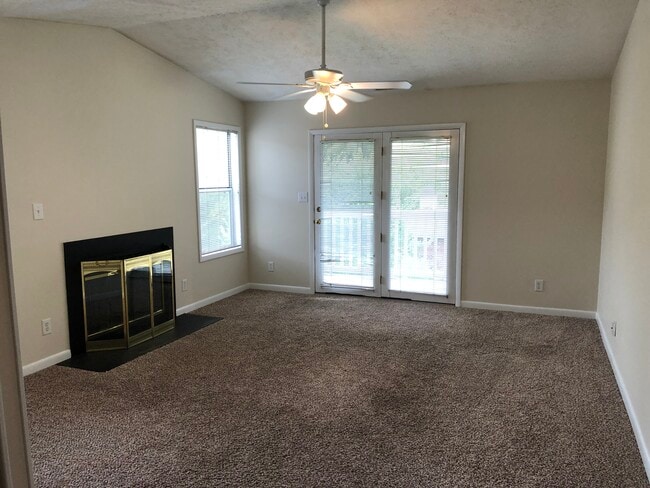 Building Photo - 667 Bartons Landing Pl