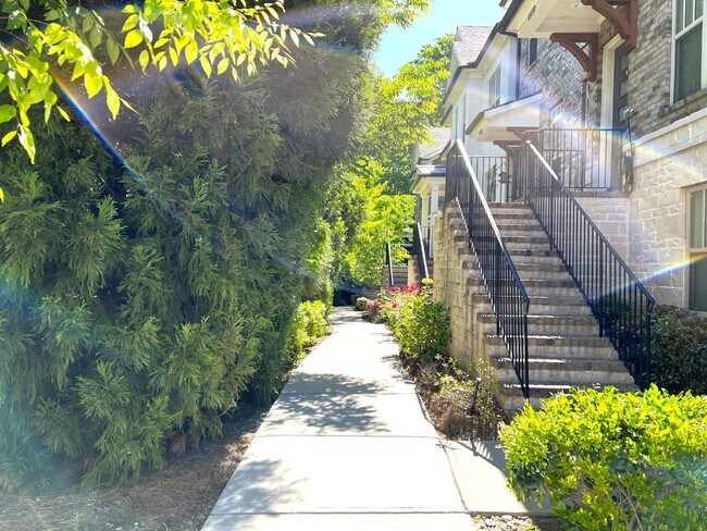 Building Photo - 4353 Parkside Pl