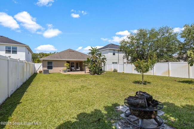 Building Photo - 1236 Alaqua Way