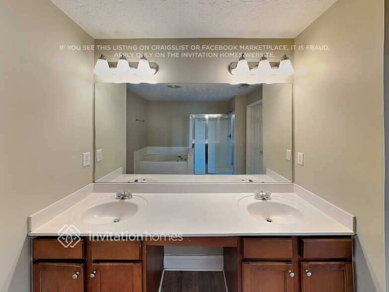 Building Photo - 341 Paper Woods Dr