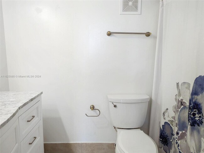 Building Photo - 1911 Sabal Palm Dr