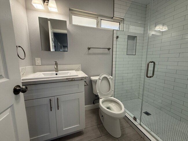 Building Photo - NewB SDS T 3634