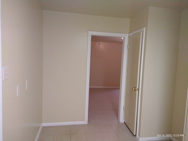 Building Photo - 359 Waxwood Ln