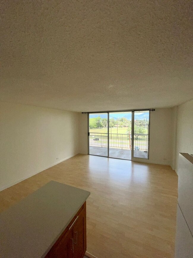 Building Photo - Spacious 1 bed, 1 bath, 1 parking Condo with a huge-covered lanai located in Wahiawa!