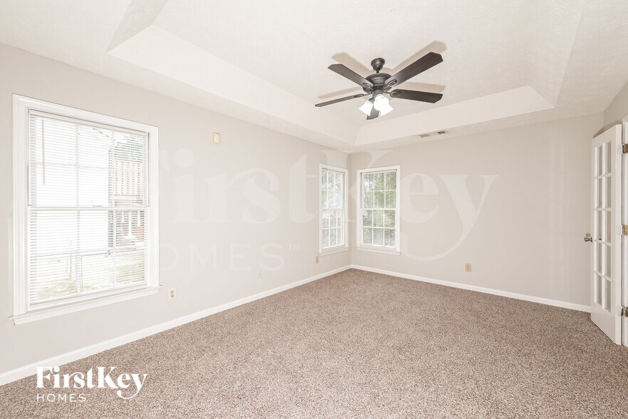 Building Photo - 484 Rhett Dr