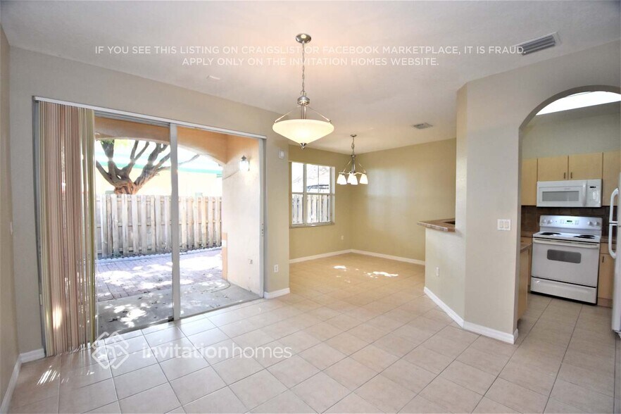 Building Photo - 12446 SW 125th Terrace