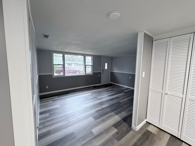 Building Photo - Newly renovated 3 bedroom house