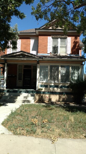 Primary Photo - 2112 N Grand Ave