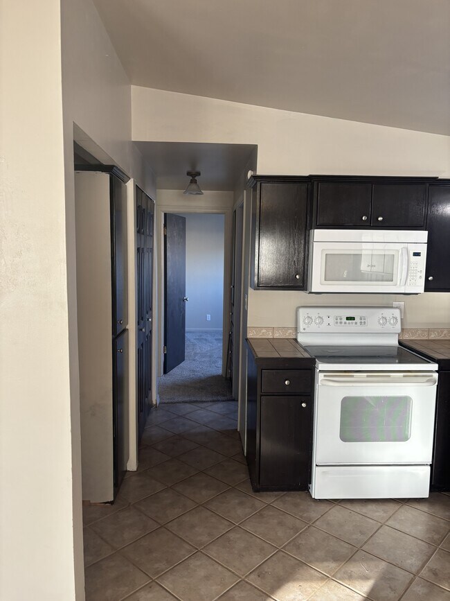 Building Photo - 964 Stokes Ave