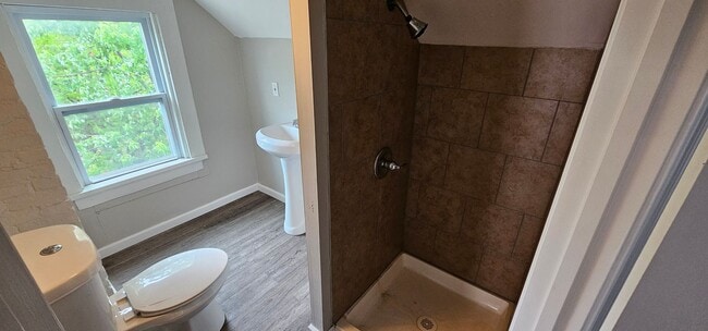 Building Photo - 10325-10325 Bernard Ave