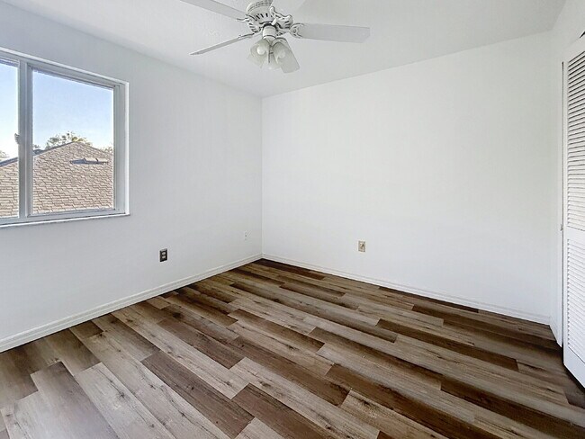 Building Photo - 9122 Rockrose Dr